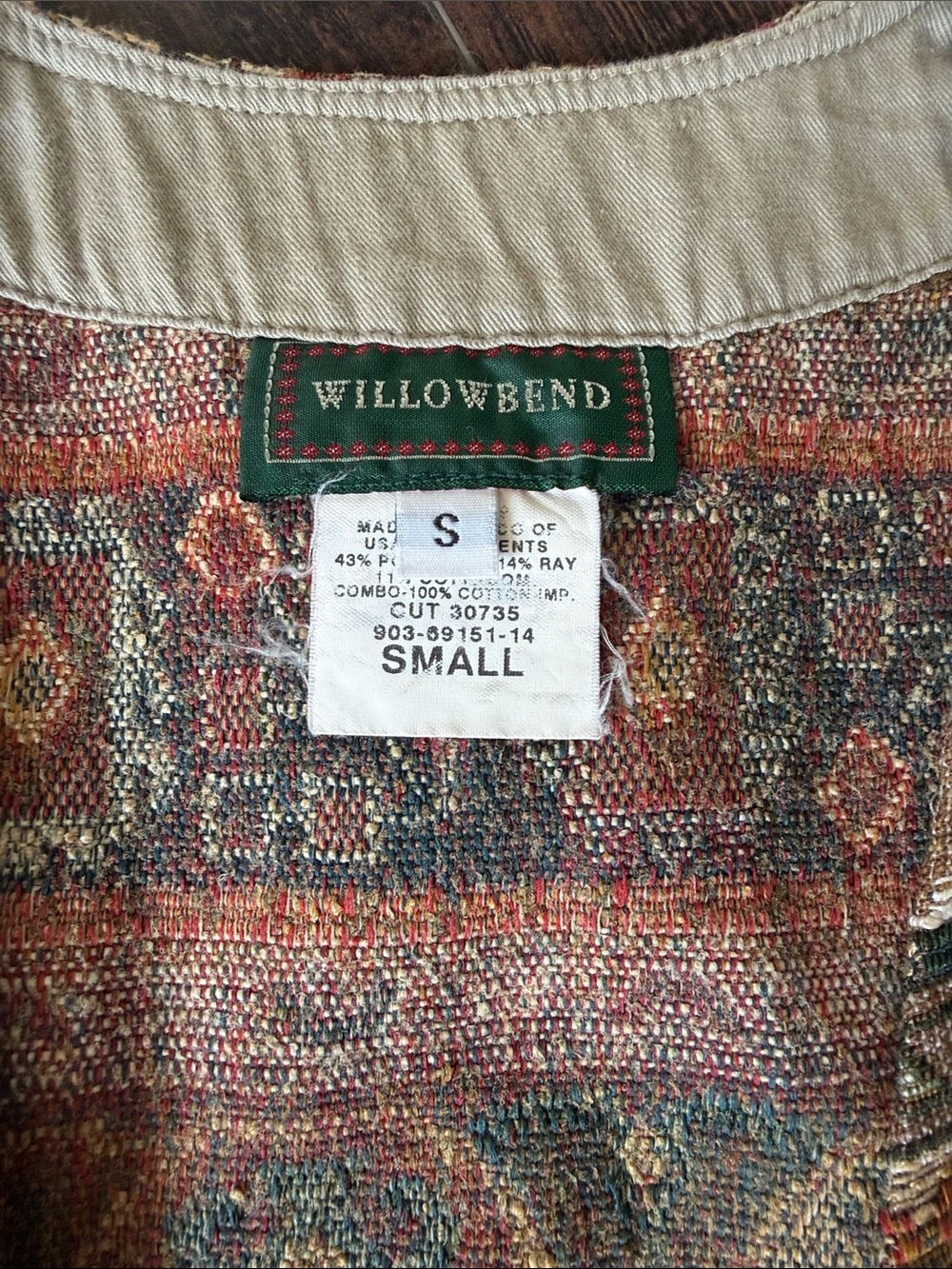 Patterned button-front vest - Picture 2 of 3